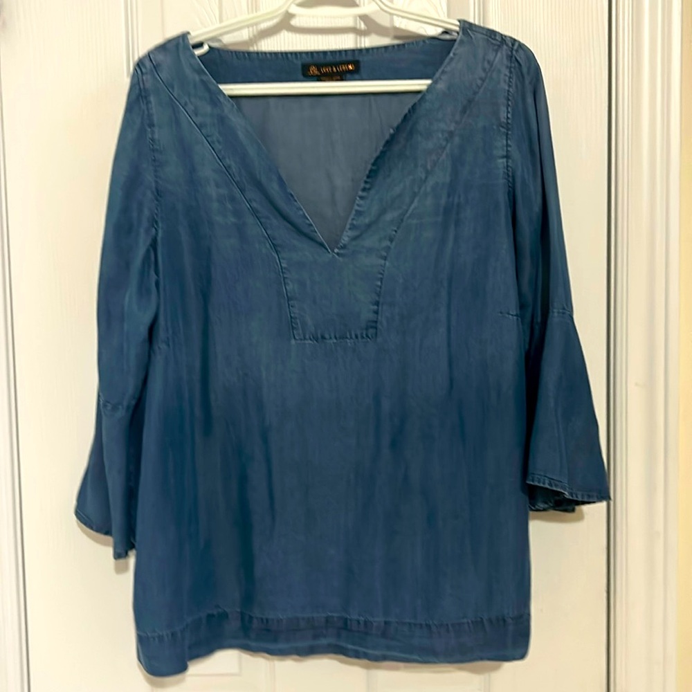 Love and legend ladies size 12 top